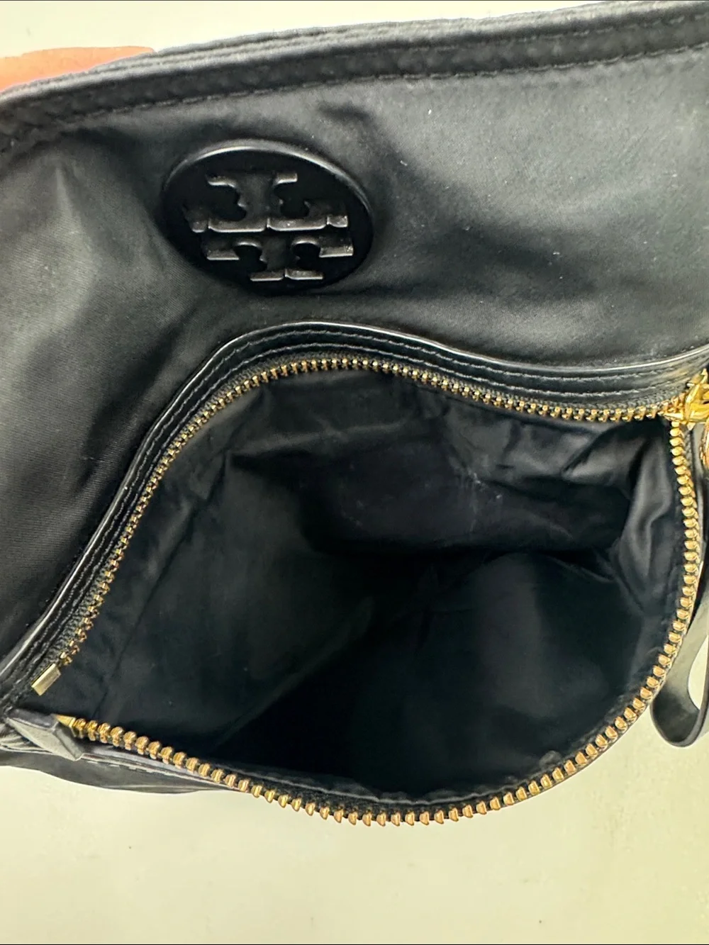Tory Burch Black Nylon Crossbody Gold Zip Hardware Adjustable strap Designer